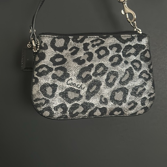 Coach wristlet - Picture 3 of 3